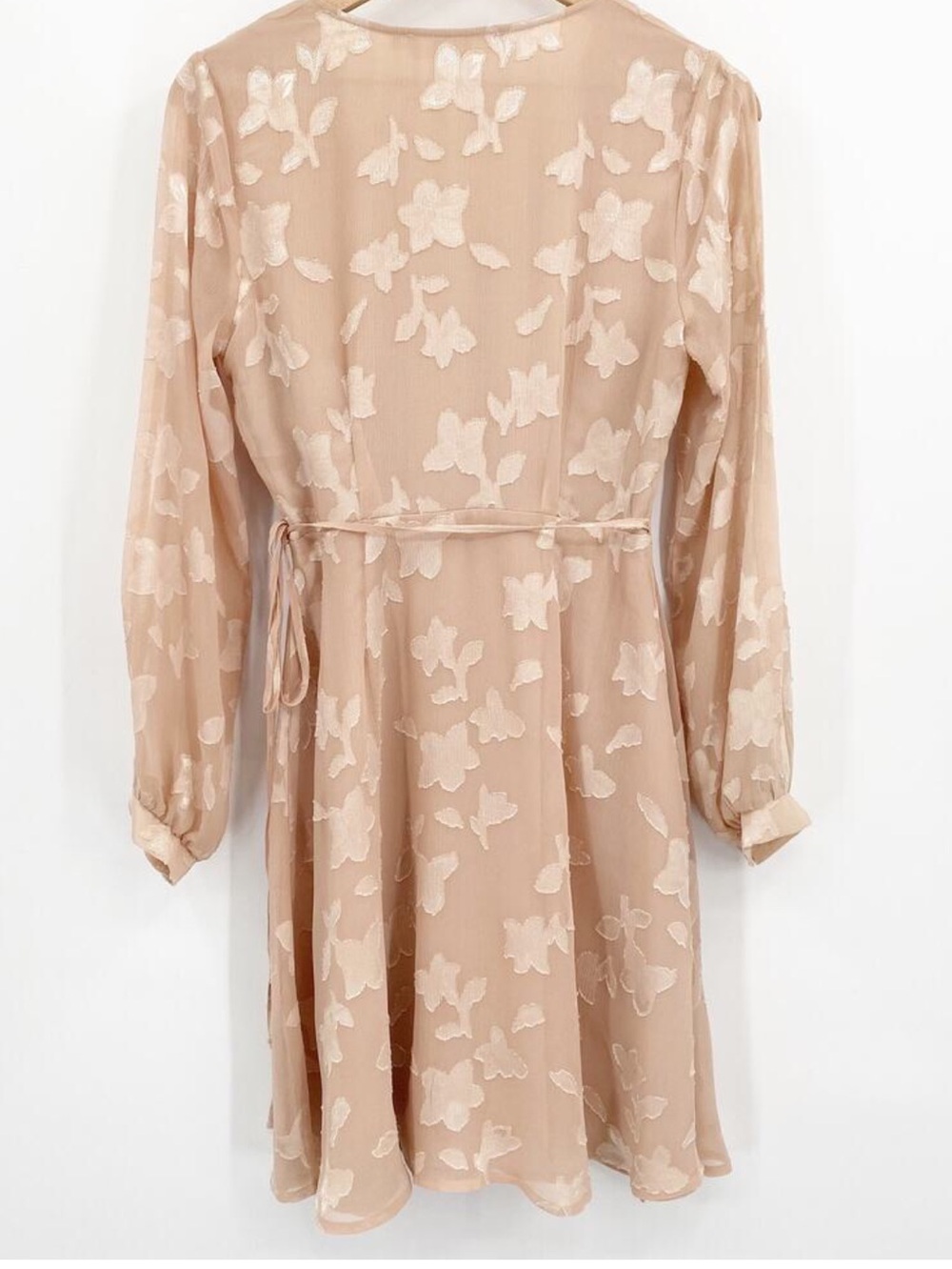 Astr Women's Blush Floral Wrap Mini Dress Size M - Picture 3 of 12